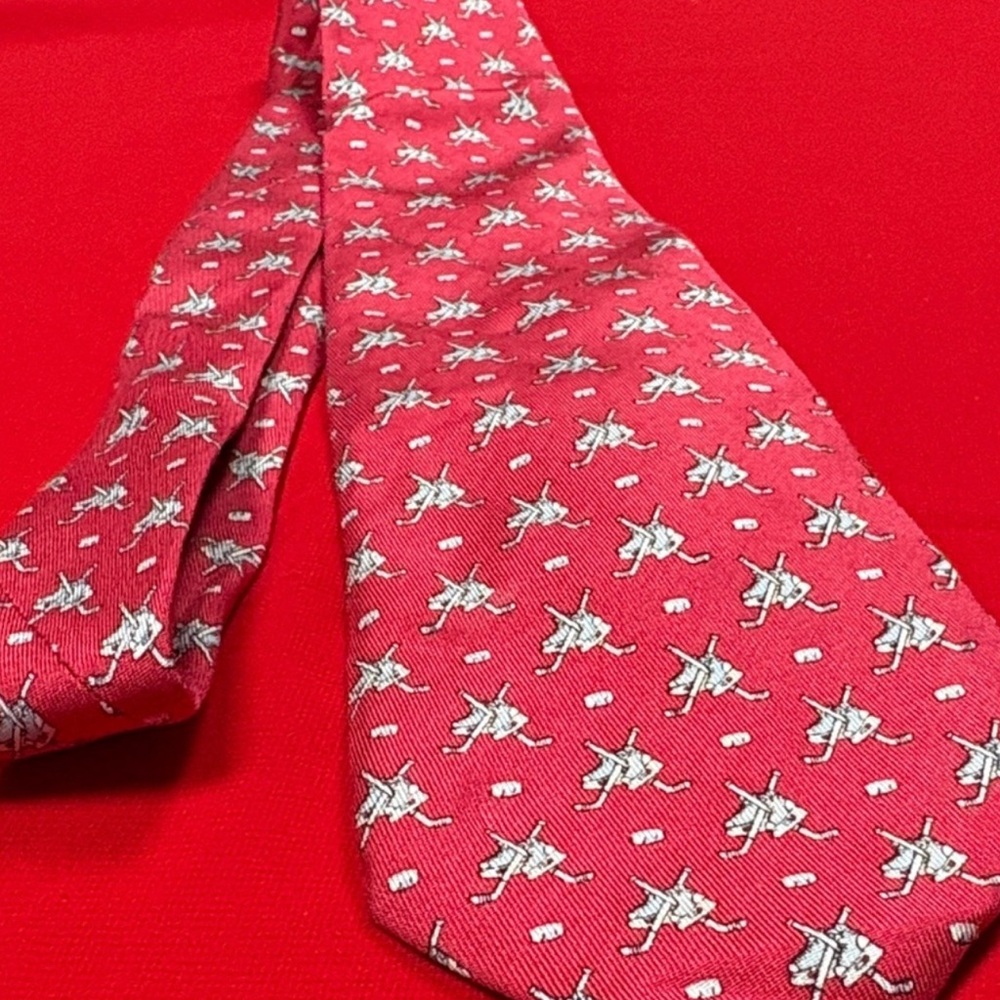 Vineyard Vines Red and White Kids Tie